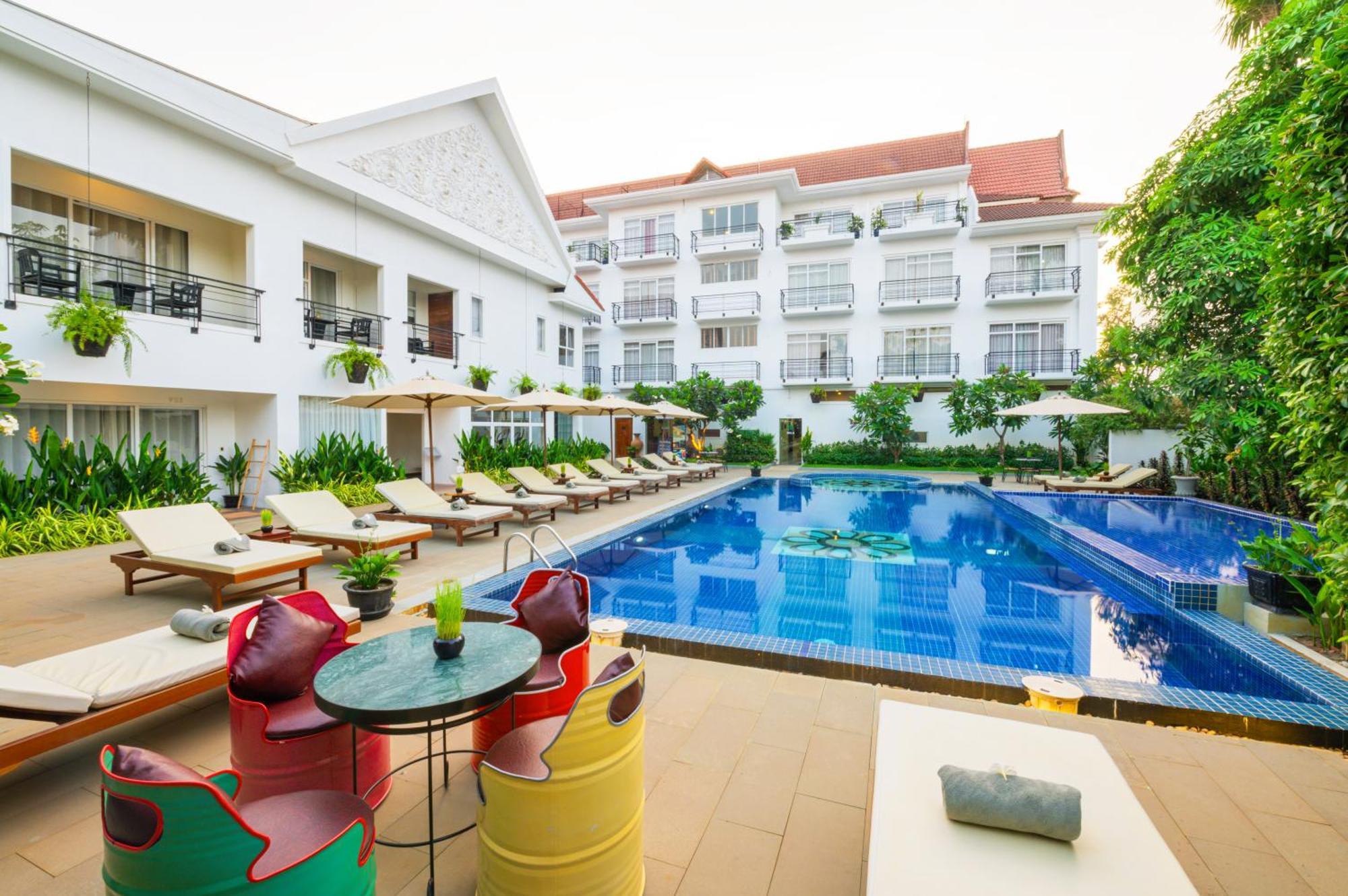 Sala Siem Reap Hotel מראה חיצוני תמונה The hotel's pool